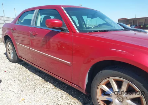 2007 Chrysler 300 Touring z USA, uszkodzony, nr VIN 2C3KA53G37H899460